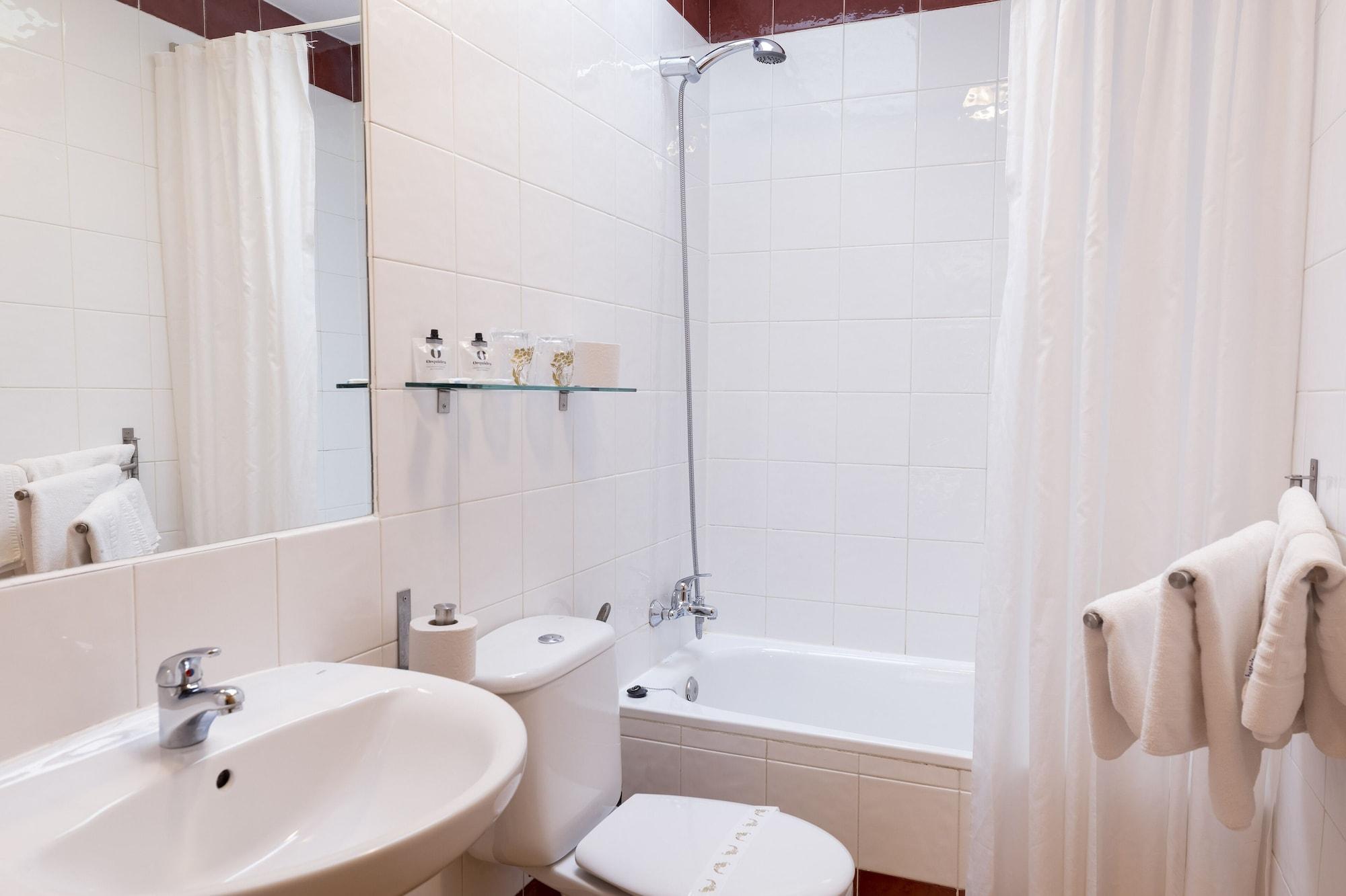 Hostal Restaurante Puerta Del Alcazar Ávila Exteriör bild