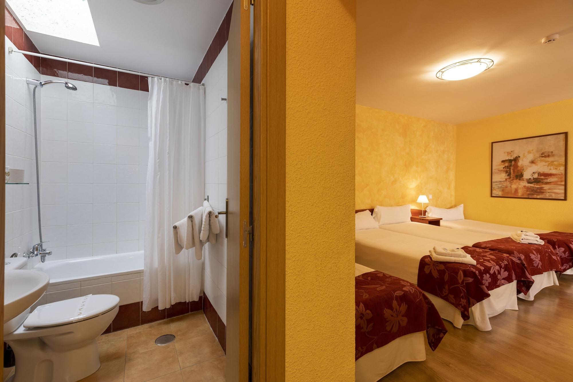 Hostal Restaurante Puerta Del Alcazar Ávila Exteriör bild