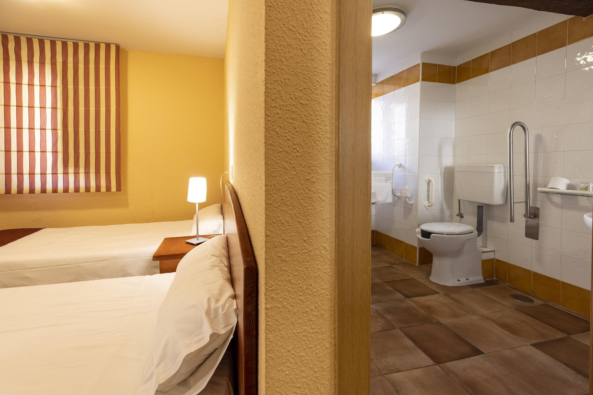 Hostal Restaurante Puerta Del Alcazar Ávila Exteriör bild