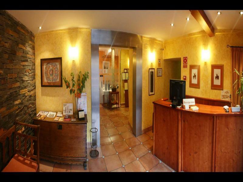 Hostal Restaurante Puerta Del Alcazar Ávila Exteriör bild